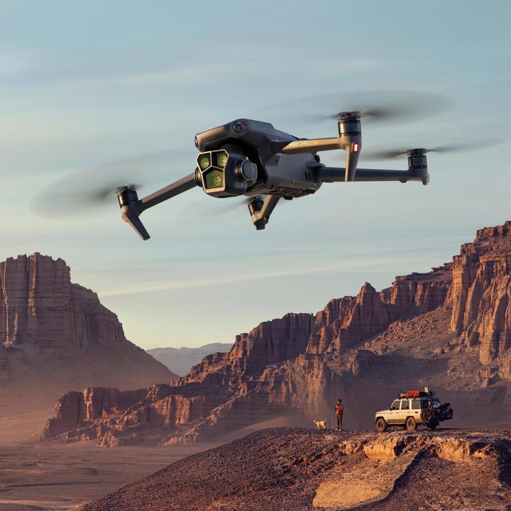 Immagine prodotto DJI Mavic 3 Pro incluso RC (43 min, 958 g, 20 Mpx)