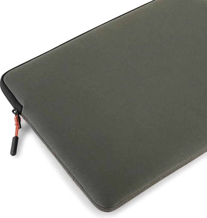 Actual product image Pipetto Classic Fit Sleeve for MacBook Pro 14/Air 13.6 (Color: Military Green) (Apple)
