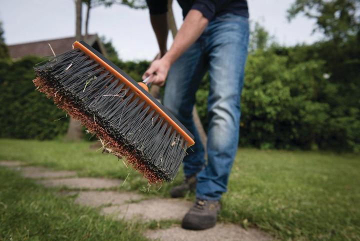 Produktbild Fiskars Strassenbesen (1 Stk.)