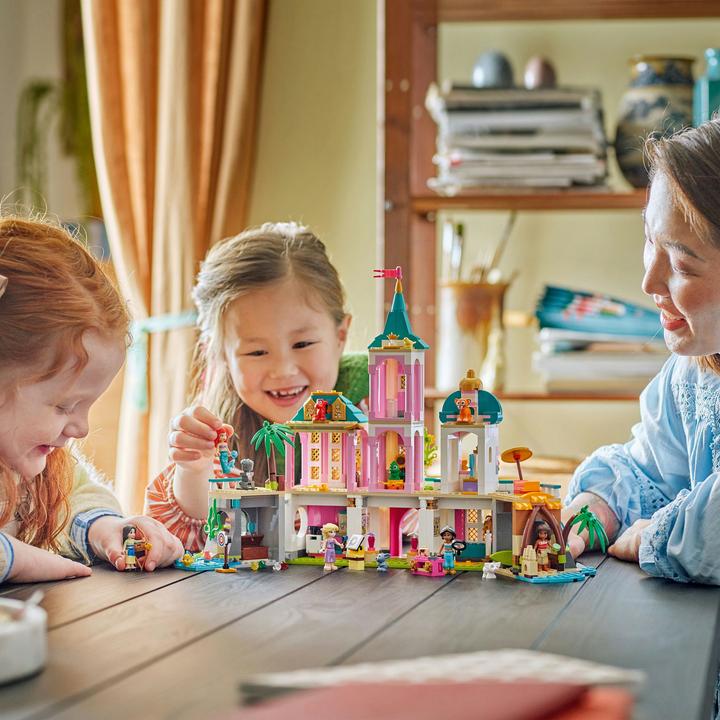 Actual product image LEGO Prinzessinnenschloss mit Haustieren (43267, LEGO Disney)