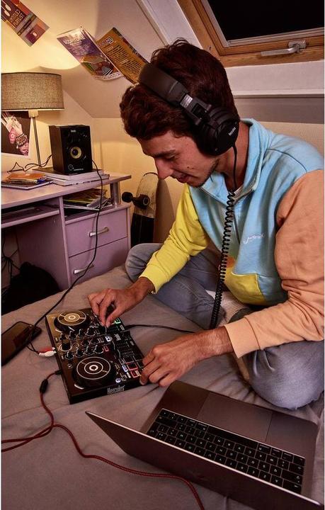 Actual product image Hercules DJ Learning Kit MK2