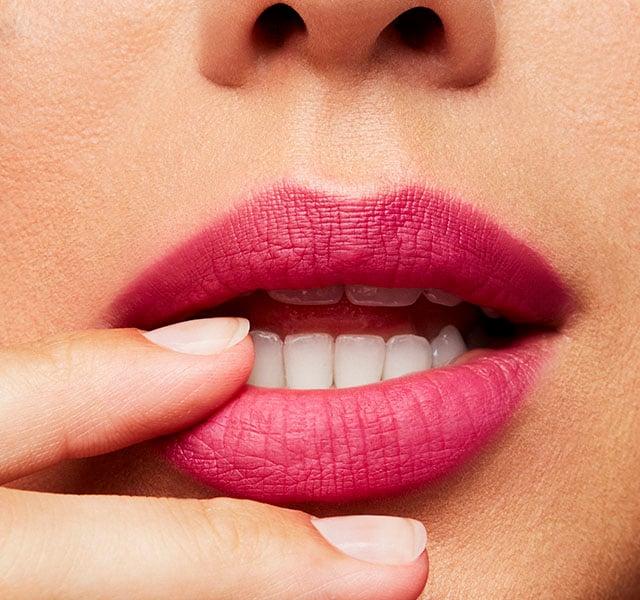 Produktbild MAC Cosmetics Matte Lipstick (Flat Out Fabulous)