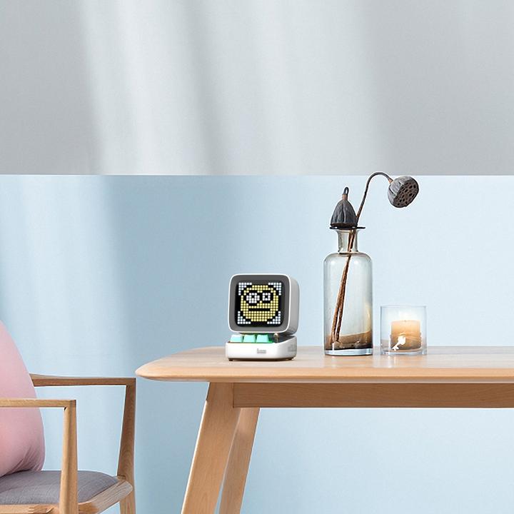 Actual product image Divoom DitooPro (8 h, Rechargeable battery operated)