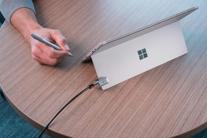 Immagine prodotto Kensington Blocco del cavo per Surface Pro e Go portable