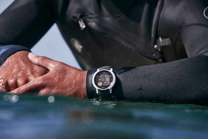 Actual product image Garmin Instinct 2 Solar Surf Edition (45 mm)