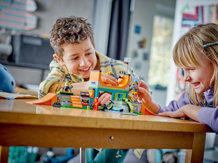Produktbild LEGO Skaterpark (60364, LEGO City)