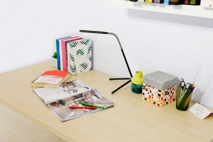 Actual product image Philips Geometry (180 lm)