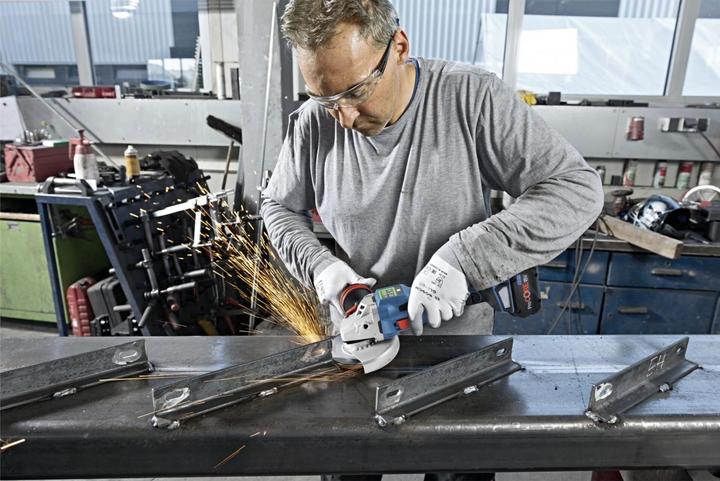 Produktbild Bosch Professional GWS 18V-15 SC (125 mm)