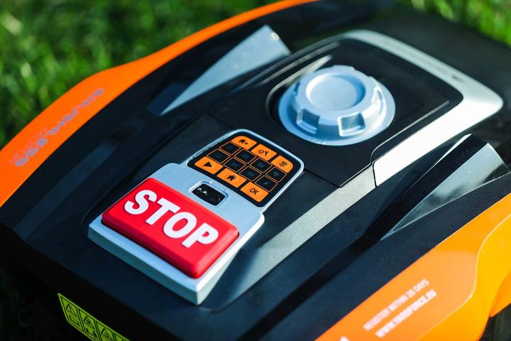 Actual product image Yard Force Compact 400RiS robotic mower (400 m²)