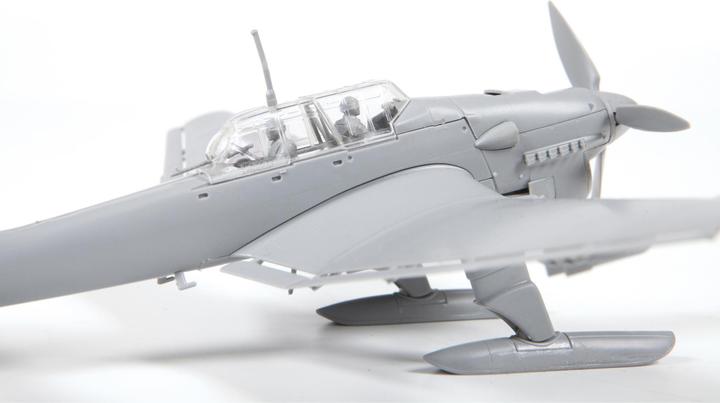 Produktbild 1:72 JU-87 B-2/U4 Stuka w/Ski