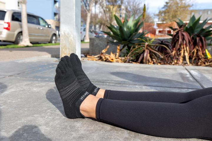 Actual product image Injinji Women's Run Lightweight No-Sho (M/L)