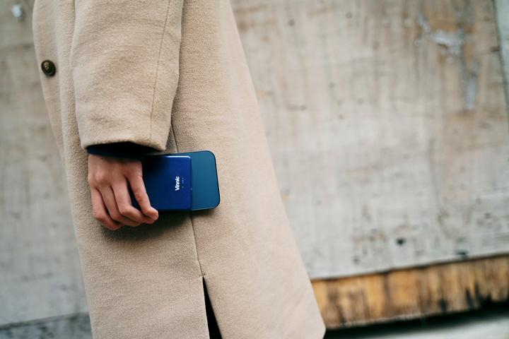 Immagine prodotto Vinnic MANA Magnetic Wireless Powerbank 8.000mAh, argilla (8000 mAh, 15 W, 30.80 Wh)