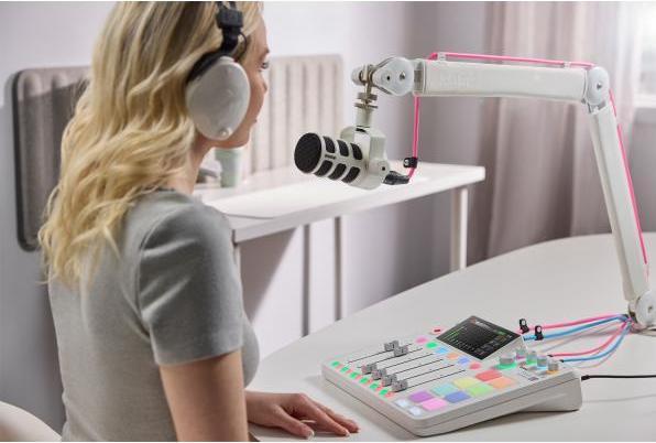 Actual product image RØDE Rodecaster Pro II White with Podmic White and cable