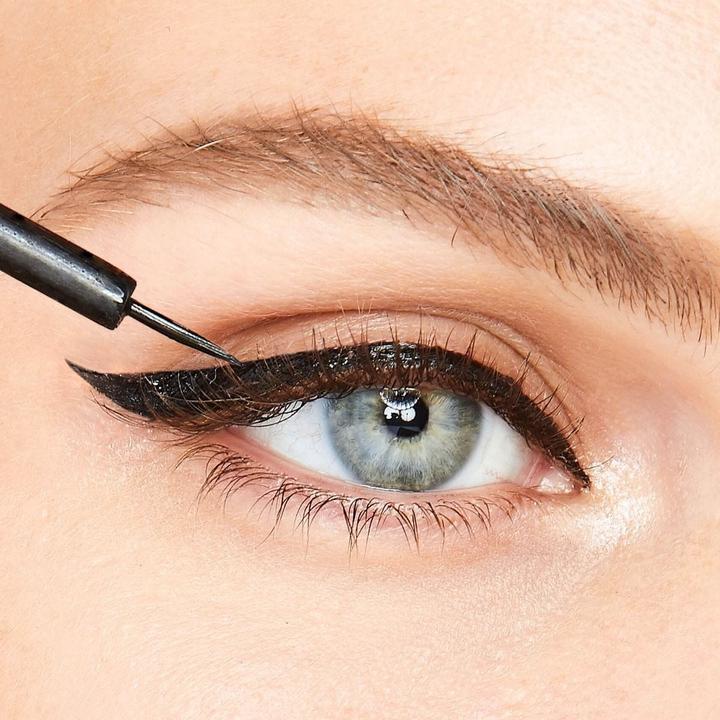 Immagine prodotto KISS Magnetic Eyleliner Strip Lash 01 4 g (01)