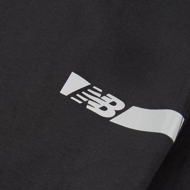 Image du produit New Balance B NB Reflective Flying NB Tee (12, 13)