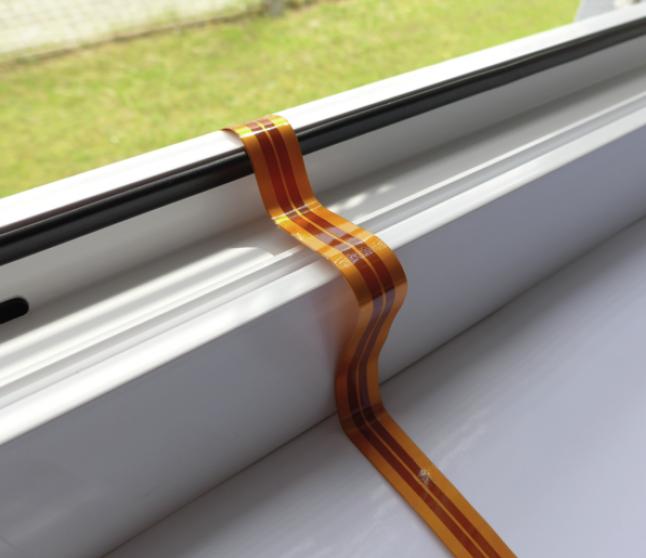 Immagine prodotto Schwaiger Passante a finestra ultrapiatto per cavo coassiale (Boccola a finestra)
