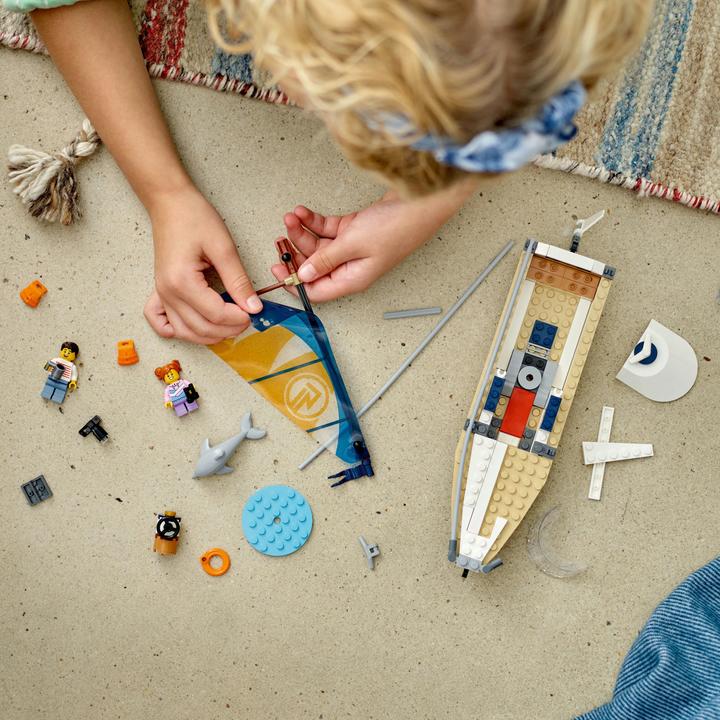 Actual product image LEGO Sailboat (60438, LEGO City)