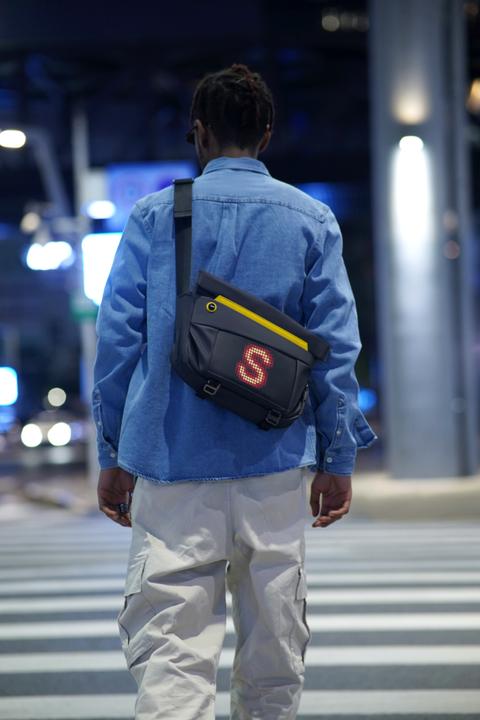 Actual product image Divoom Slingbag-Vblack (Photo backpack)