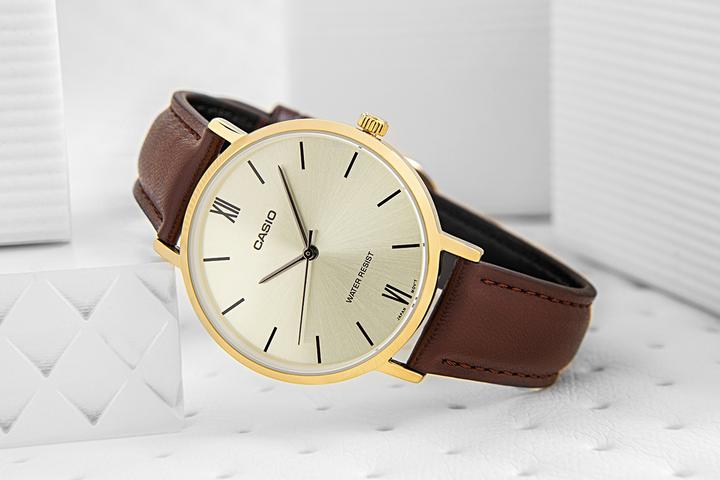 Actual product image Casio Ladies' watch LTP-VT01GL-9BUDF + BOX