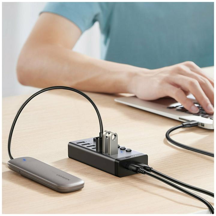 Produktbild Ugreen multifunction HUB 7in1 (USB-C, 8 Ports)