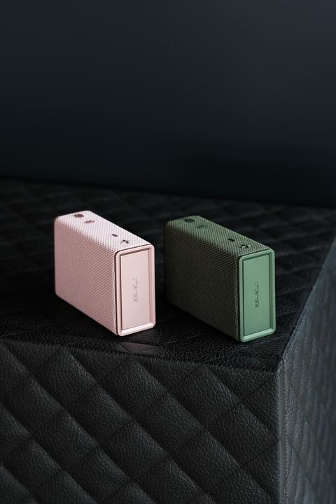Actual product image Urbanista Sydney (5 h, Rechargeable battery operated)