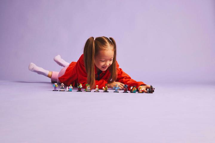 Produktbild LEGO Serie 27 (71048, LEGO Minifiguren)