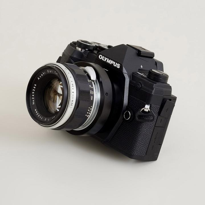 Produktbild Urth Lens Mount Adapter: Compatible with M42 Lens to Micro Four Thirds (M4/3) Camera Body