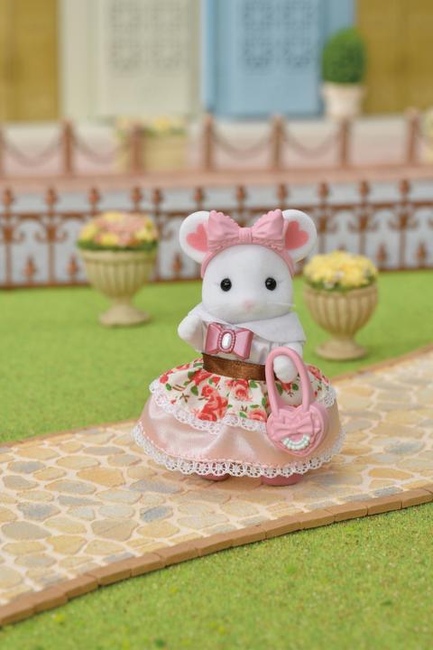 Actual product image Sylvanian Families Fashion Play Set Sugar Sweet Collection