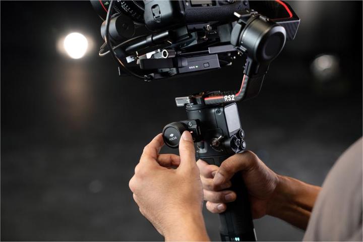 Image du produit DJI RS 2 Pro Combo (Appareil photo reflex, 4.50 kg)