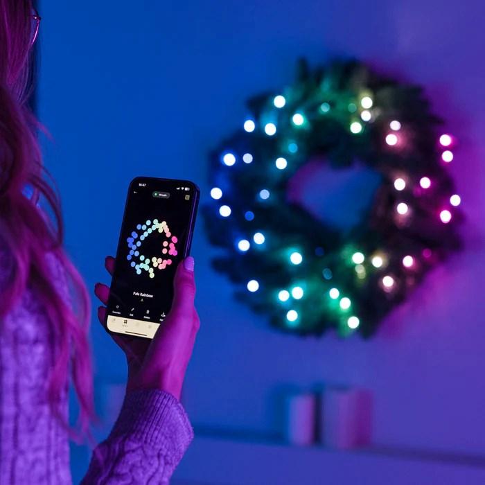 Produktbild Twinkly Wstępnie oświetlony wieniec – 50 RGB LED Regal 24 zielony przewód typ wtyczki C (0.13 m)