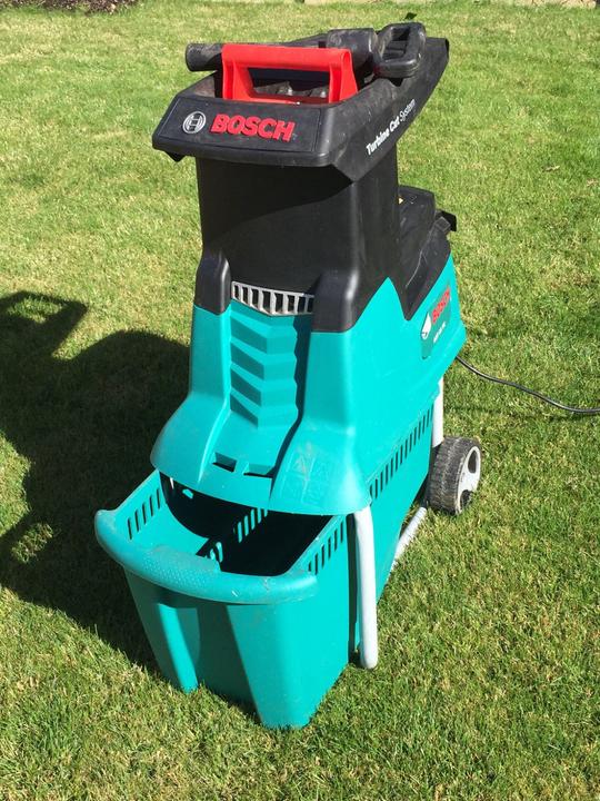 Produktbild Bosch Home & Garden Axt 23 Tc