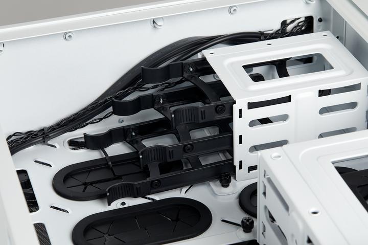 Actual product image Corsair Crystal 280X TG (mATX)