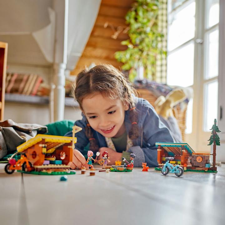 Actual product image LEGO 42624 Cosy huts in the adventure camp (42624, LEGO Friends)