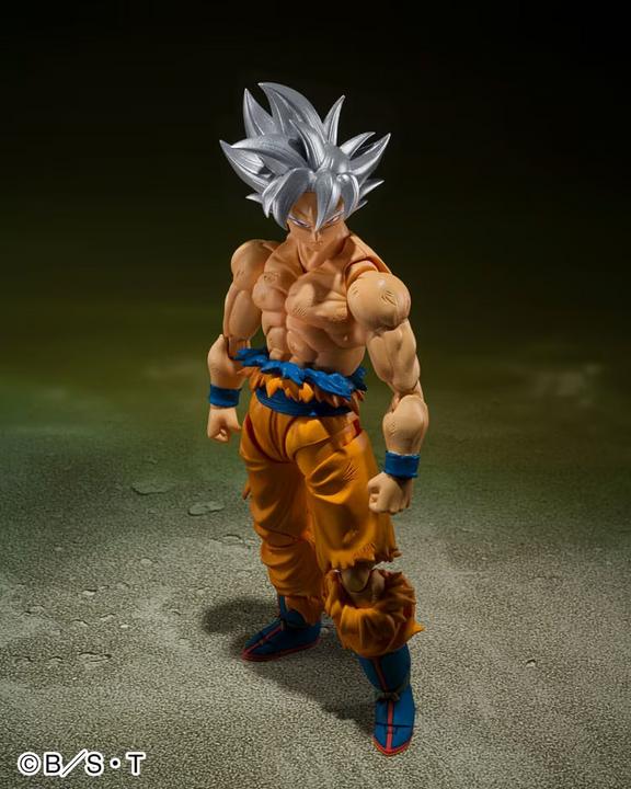 Immagine prodotto Bandai Dragon Ball S.H. Figuarts Son Goku Ultra Instinct Toyotarou Edition)