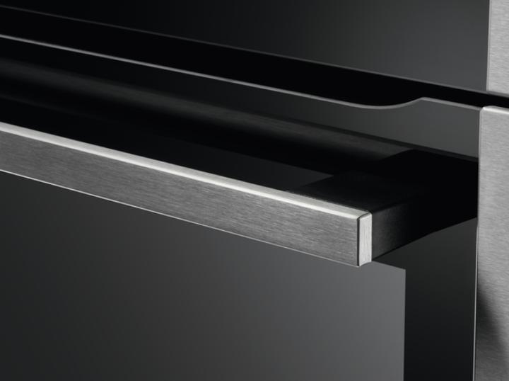 Produktbild AEG Elektroofen mit Pyrolyse BPE546360M