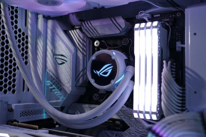 Produktbild ASUS ROG Strix LC 360 RGB White Edition