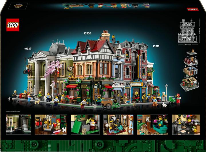 Actual product image LEGO Tudor-style corner house (10350, LEGO Icons, LEGO Rare Sets)