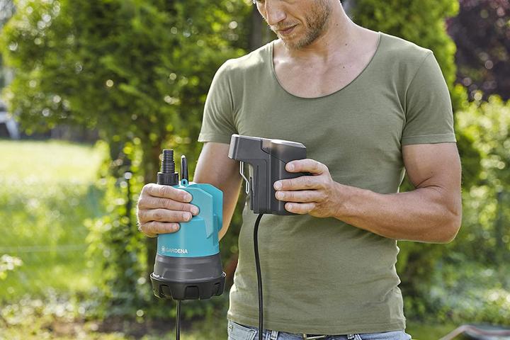 Immagine prodotto Gardena Pompa sommergibile per acque chiare a batteria (Pompa per acqua pulita)