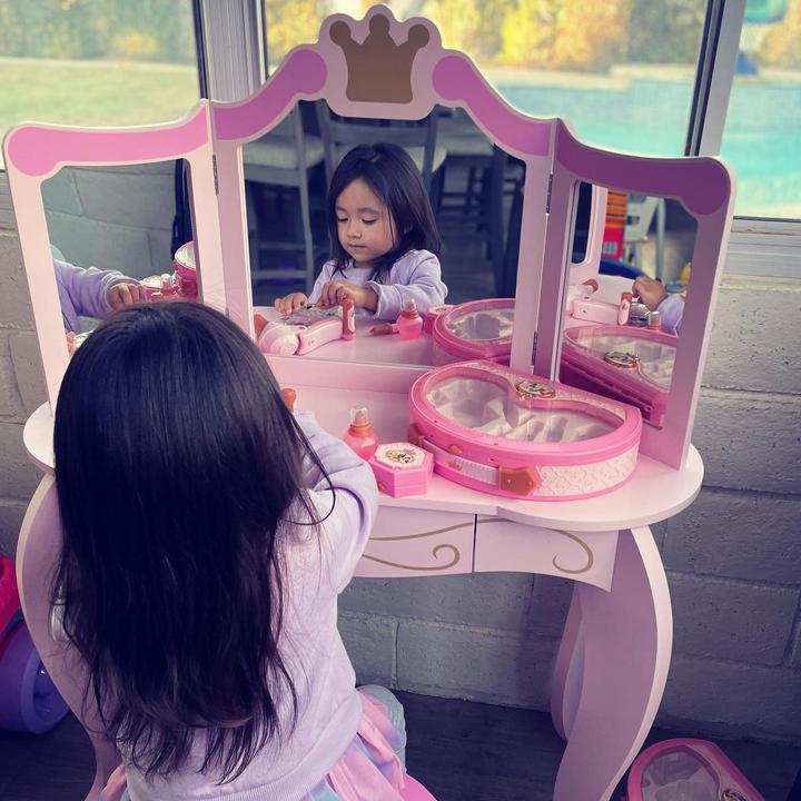 Immagine prodotto KidKraft Toeletta da principessa (Divano per bambini)