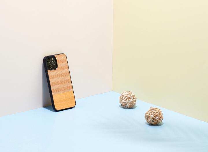 Immagine prodotto Man&Wood custodia per iPhone 12/12 Pro a spina di pesce arancia nero (Apple iPhone 12, Realme 12 Pro+)