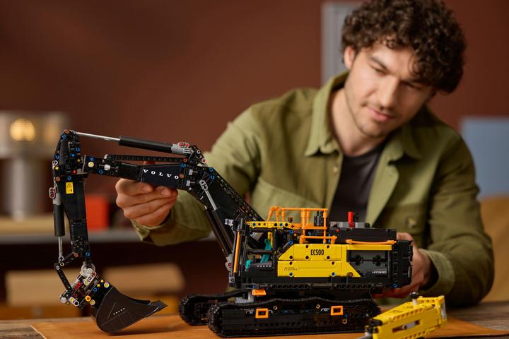 Produktbild LEGO Volvo EC500 Hybrid Bagger (42215, LEGO Technic)
