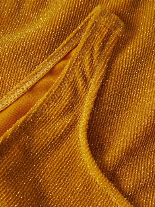 Image du produit Name it Slim Fit Jeans sind oben körperbetont und haben eine schmale Beinform Badeanzug (146)