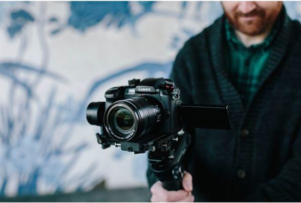 Productafbeelding Panasonic Lumix DC-GH5 II + Lumix G H-FS 12-60mm f3.5-5.6 Asph. (12 - 60 mm, 20.33 Mpx)