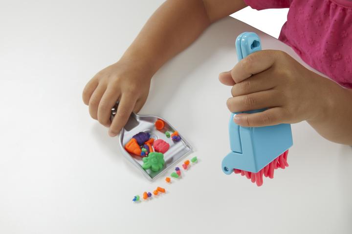 Actual product image Play-Doh PD Zoom Zoom Suction and Cleanup Set