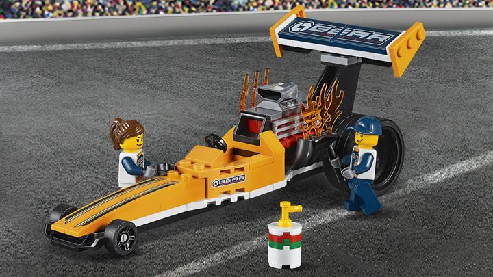 Actual product image LEGO City Dragster Transporter (60151, LEGO City)