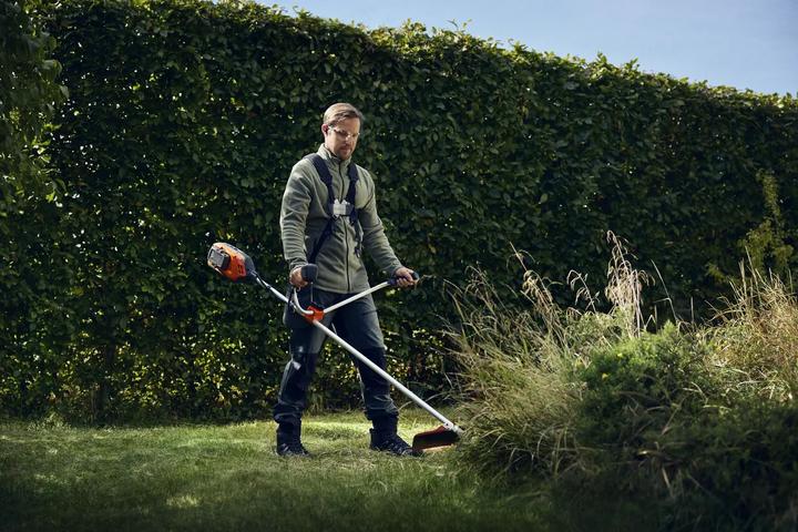 Actual product image Husqvarna 325IR (Trim line)