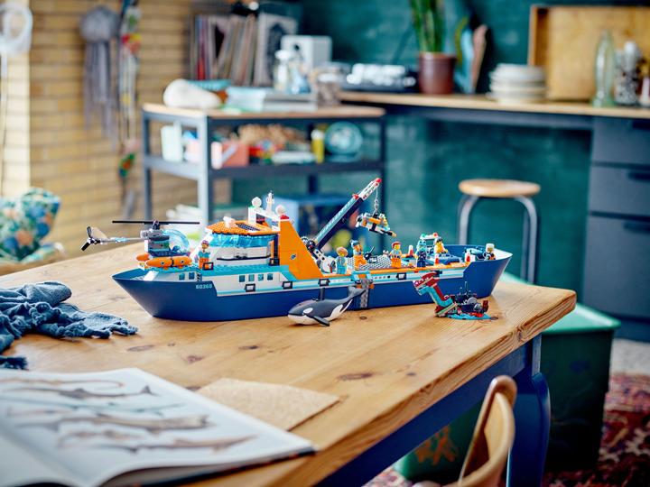 Actual product image LEGO Arctic research vessel (60368, LEGO City)