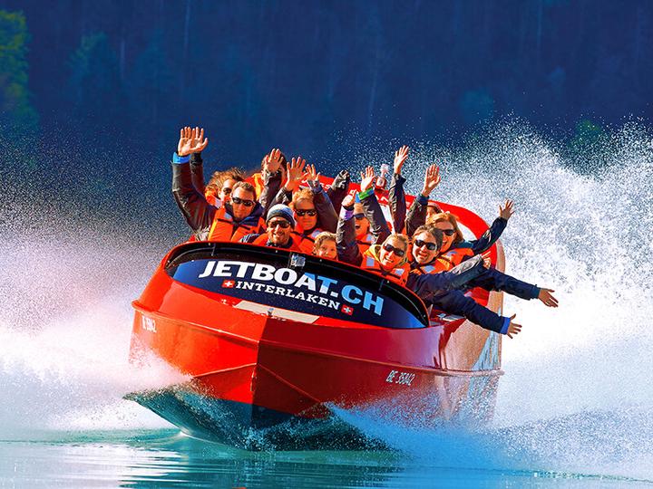 Immagine prodotto Smartbox Avventura all'aperto a Interlaken: gita panoramica in jetboat per 1 adulto (1 pers.)