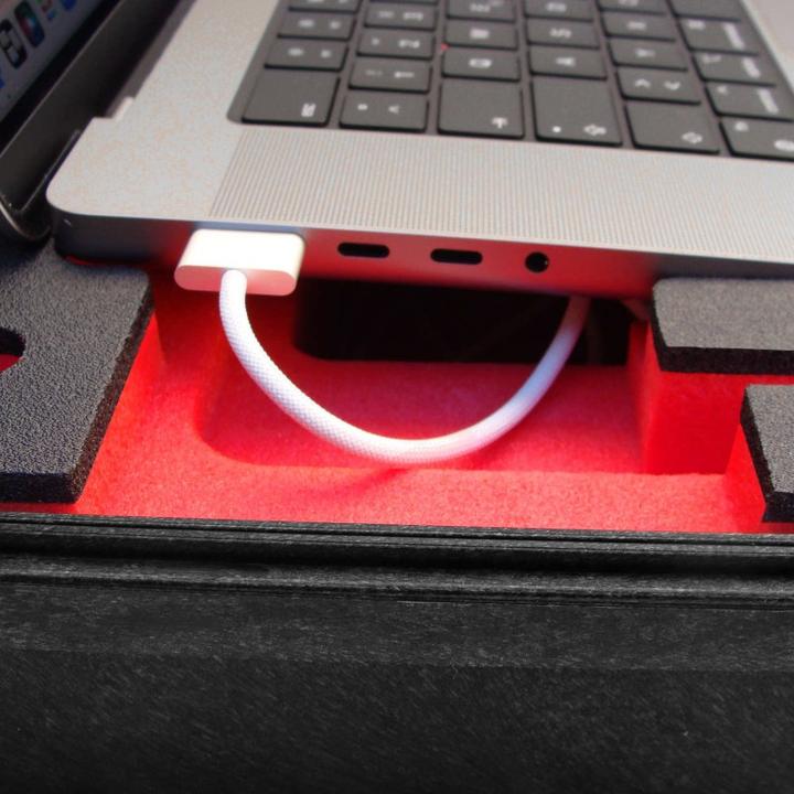 Actual product image TomCase Aufbewahrung und Transport für Mac Book 16" (2021) (16", Apple)