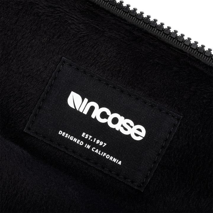 Actual product image Incase Compact (16", Apple)
